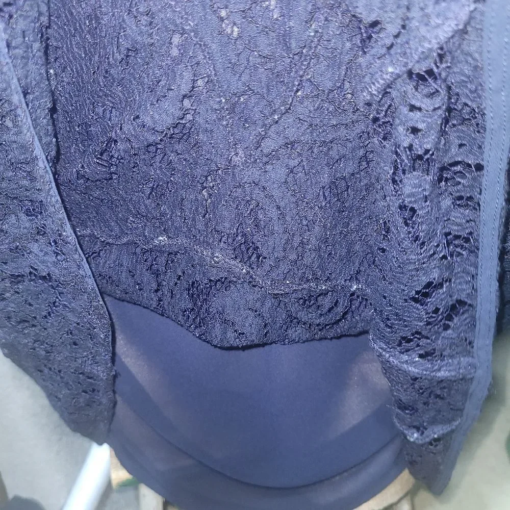 Michael Kors Beautiful Lace Dress with Lining Size 6